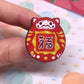 Pin's en Bois Virtual-Cat Daruma | Broche Kawaii Japonaise | Badge Original & Mignon