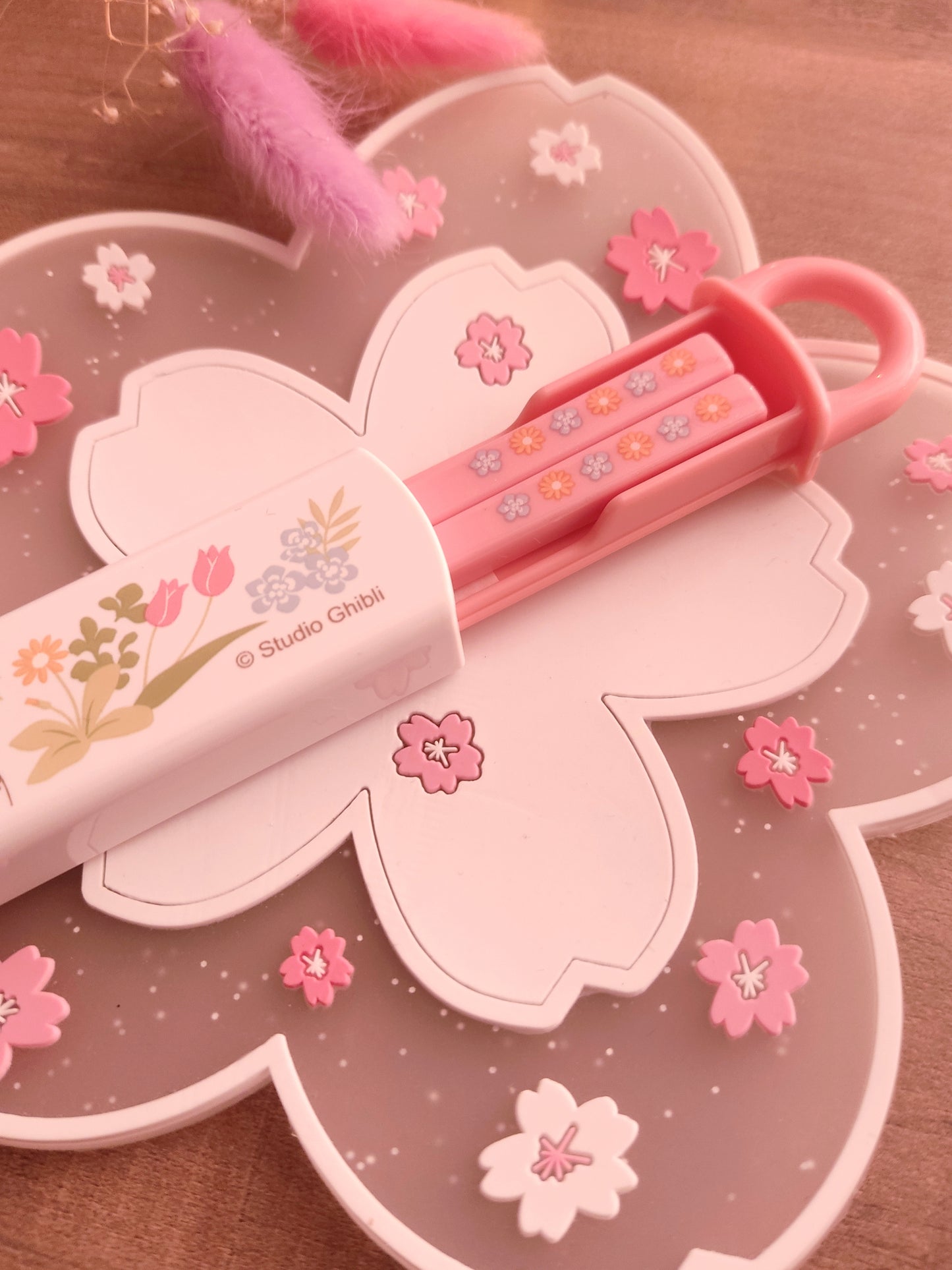 Boîte à Baguettes Totoro Fleurs - Mon Voisin Totoro - Set Baguettes Roses et Boîte - Cadeau Ghibli