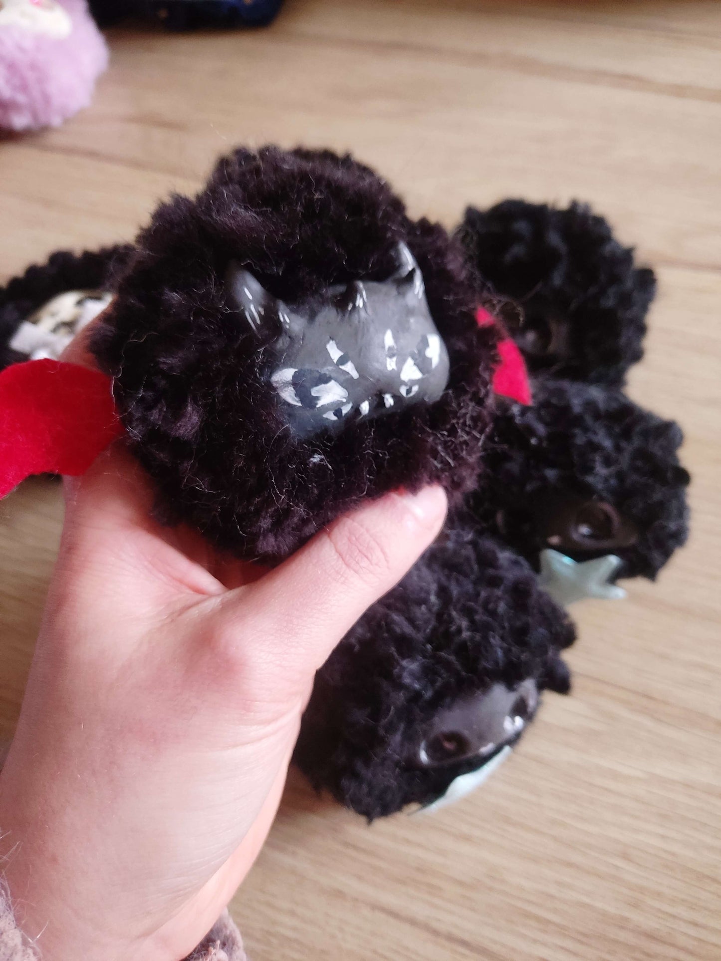 Flouffy peluche kawaii Noir FOMO