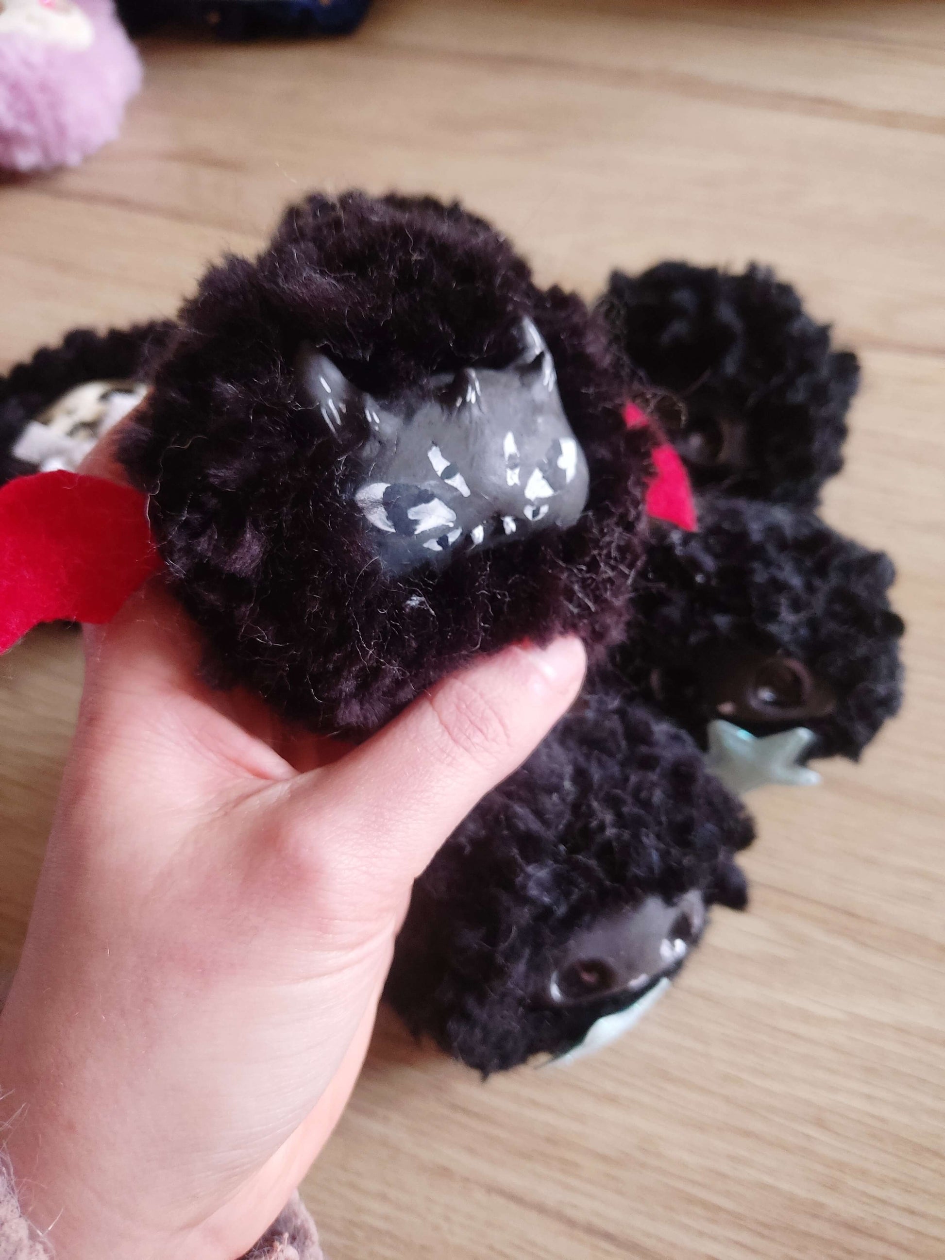 Flouffy peluche kawaii Noir FOMO
