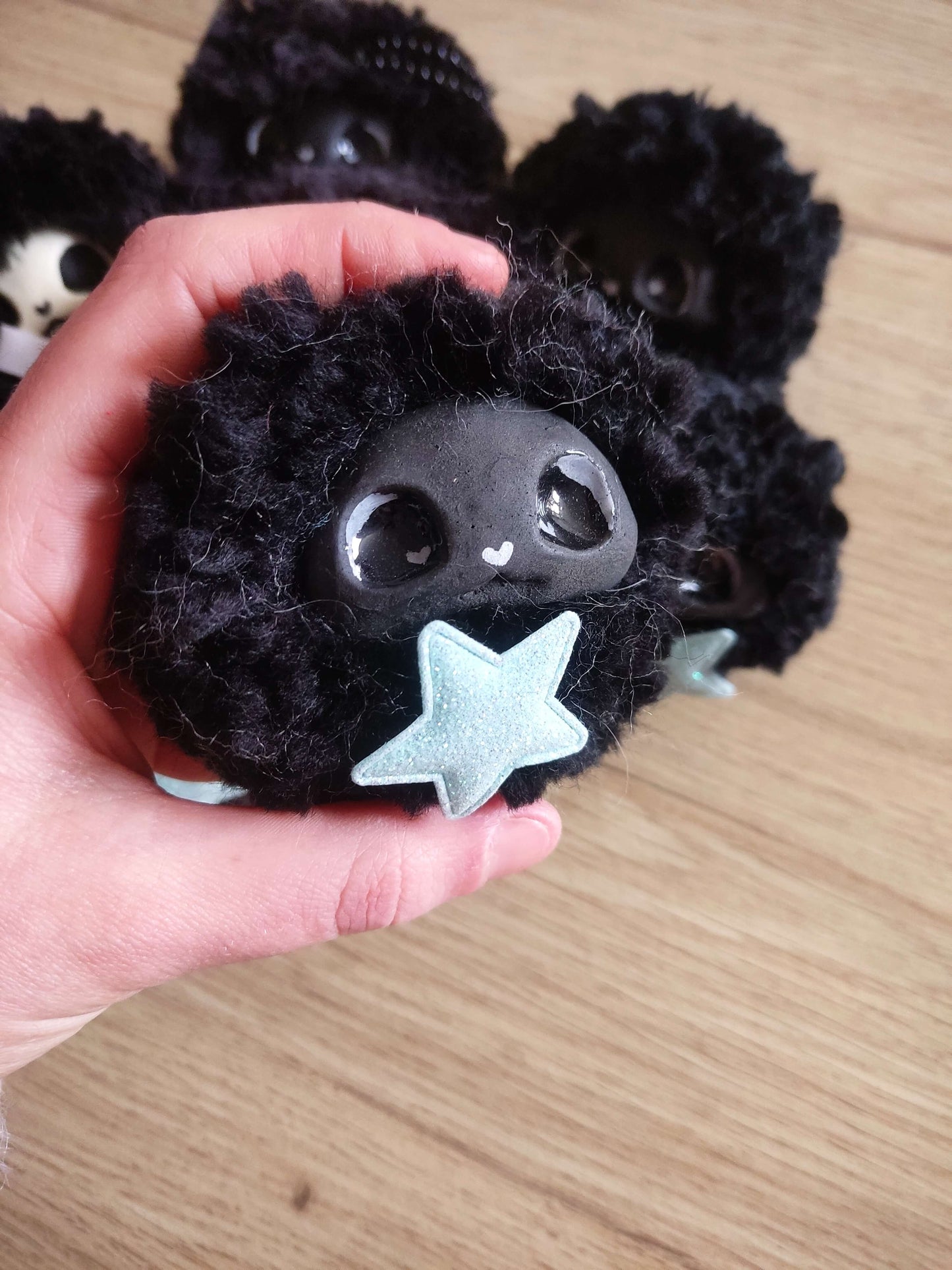 Flouffy peluche kawaii Noir FOMO