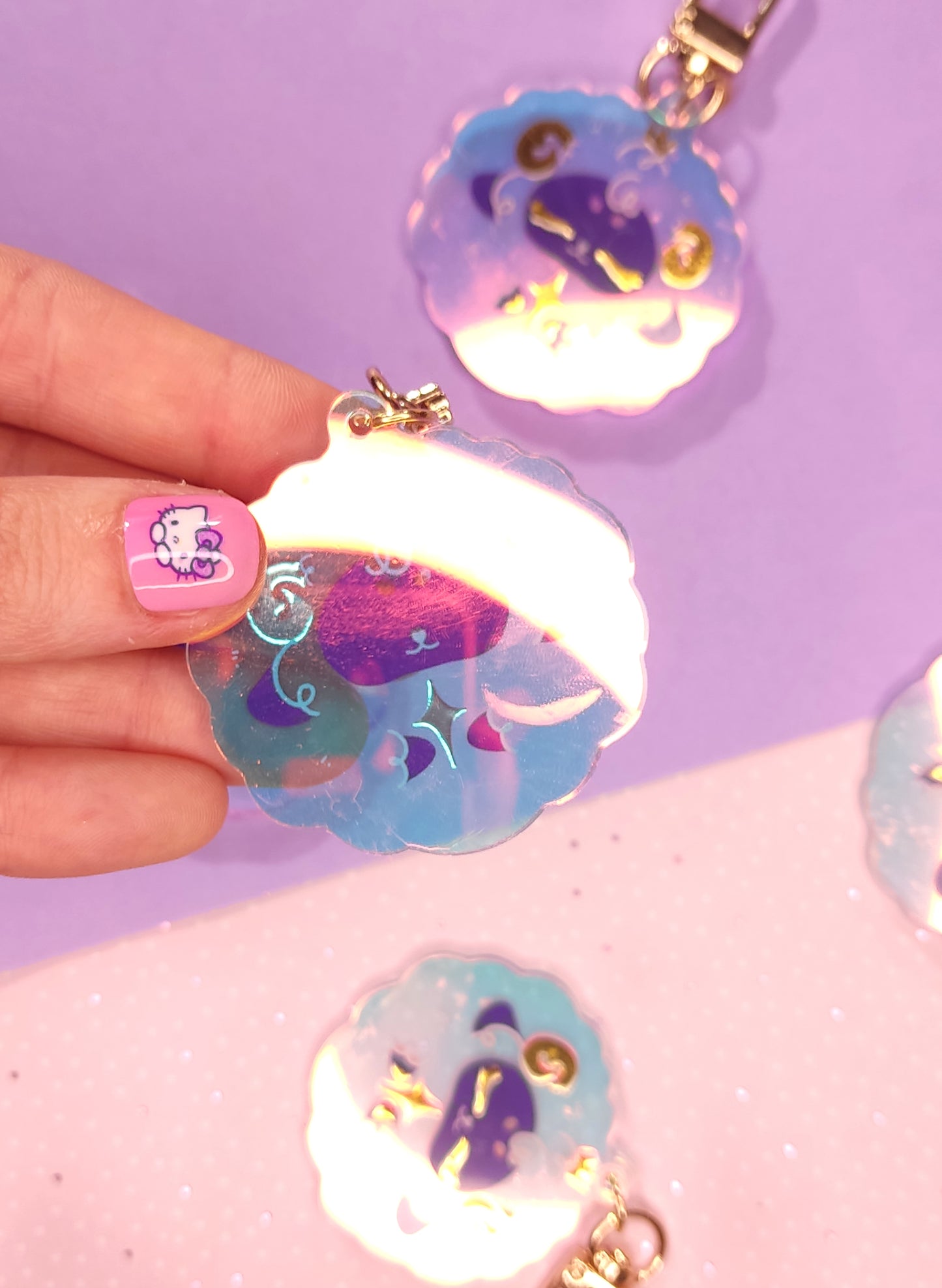 Porte-Clés Acrylique Holographique Dieu Flouffy | Couronne & Cornes Dorées | Trinket Original Ada Stationery