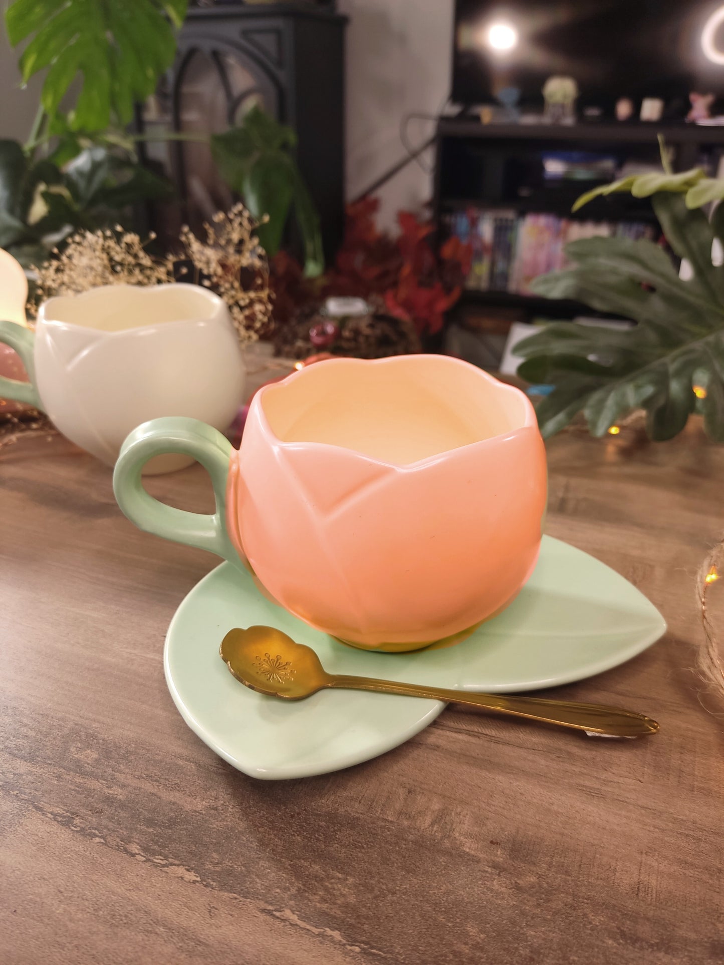 Tasse Tulipe Rose avec Soucoupe en Forme de Feuille | Mug Floral et Original | Tasse à Café ou Thé Élégante