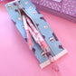 Trousse originale brique de lait bleu et blanc pour ranger les fournitures scolaires.