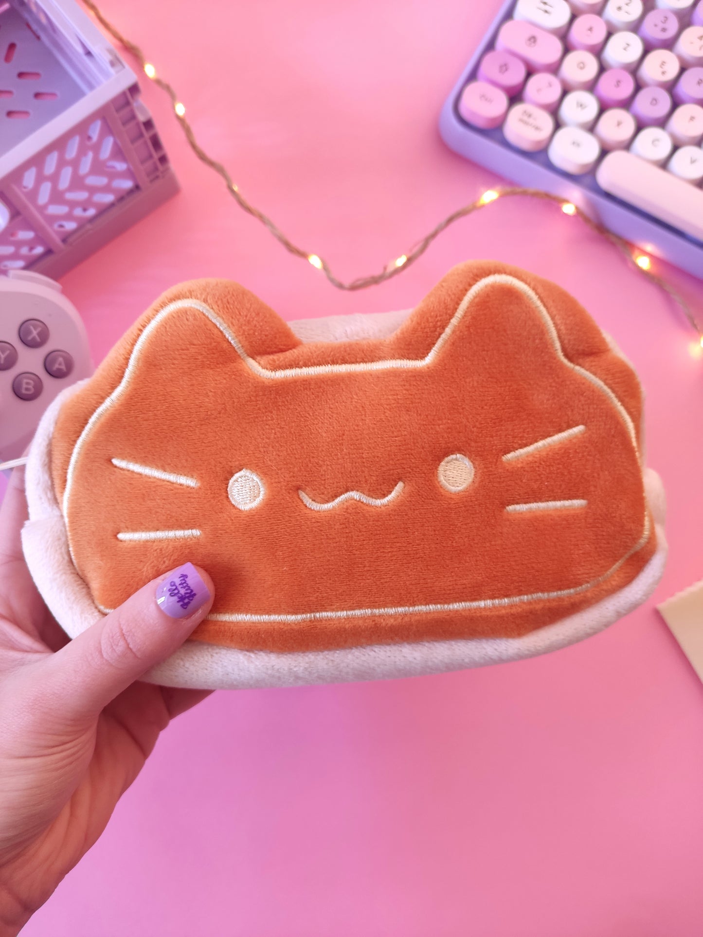 Trousse Peluche Chat Pâtisserie Kawaii | Tête de Chat Gourmande | Accessoire Bureau Original & Mignon