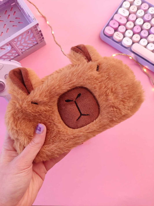 Trousse d'école tout douce en peluche capybara pour la rentrée.